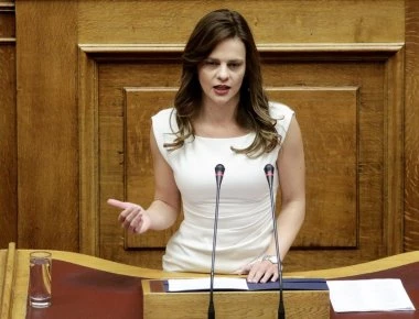 Αχτσιόγλου: Κατάργηση του υποκατώτατου - Αυξήσεις μισθών